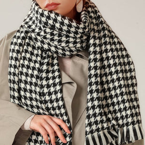 Luxurious Checked Scarf for Ultimate Warmth