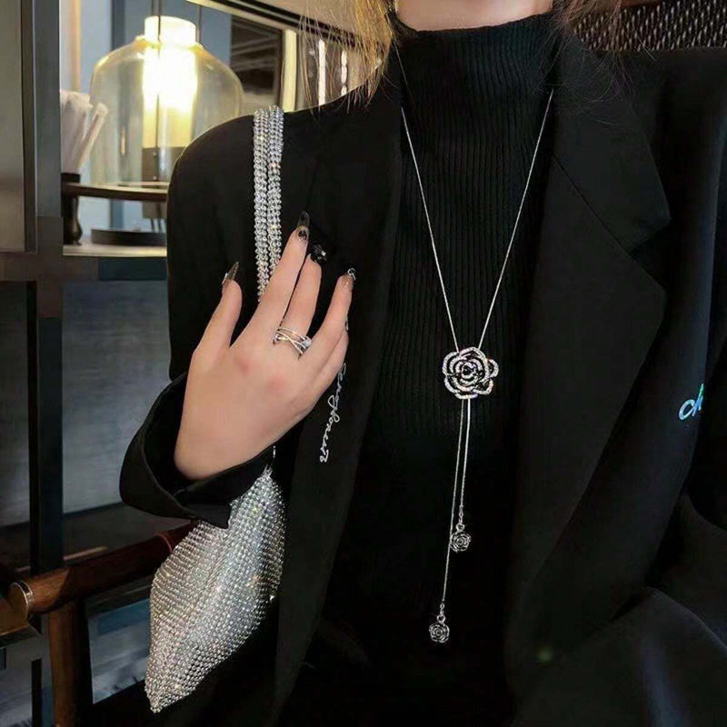 Blomma Charming Pendant Necklace