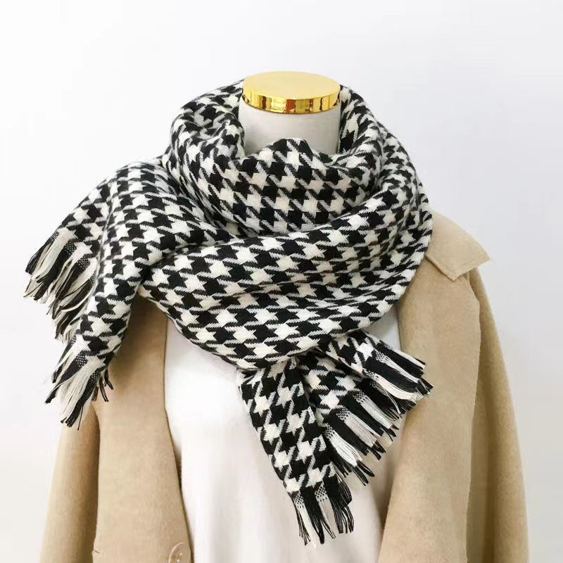 Luxurious Checked Scarf for Ultimate Warmth