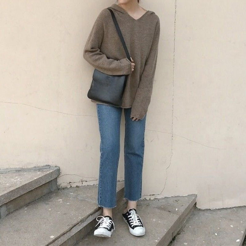 Sleek Solid Color Hoodie for Comfort and Style