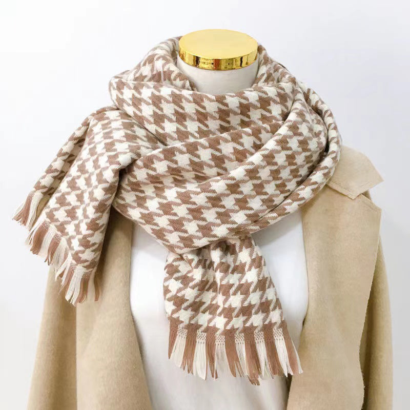 Luxurious Checked Scarf for Ultimate Warmth