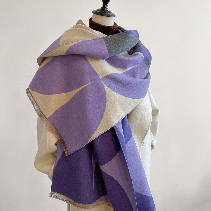 Sleek Geometric Scarf for Warmth and Elegance