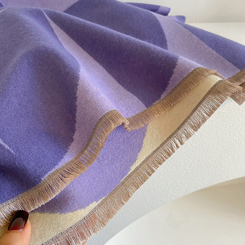 Sleek Geometric Scarf for Warmth and Elegance