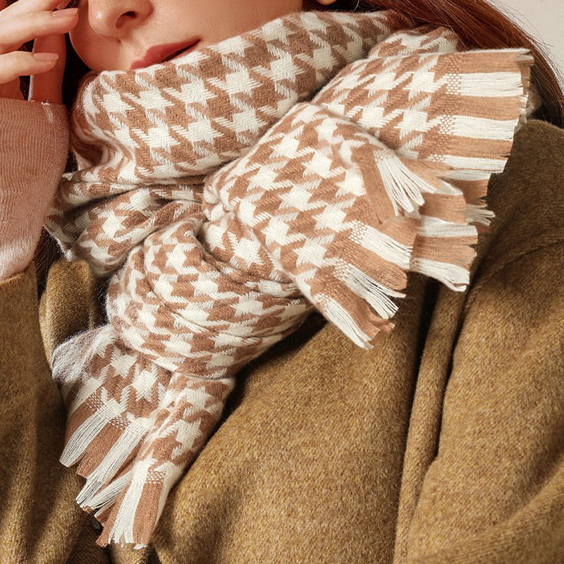 Luxurious Checked Scarf for Ultimate Warmth