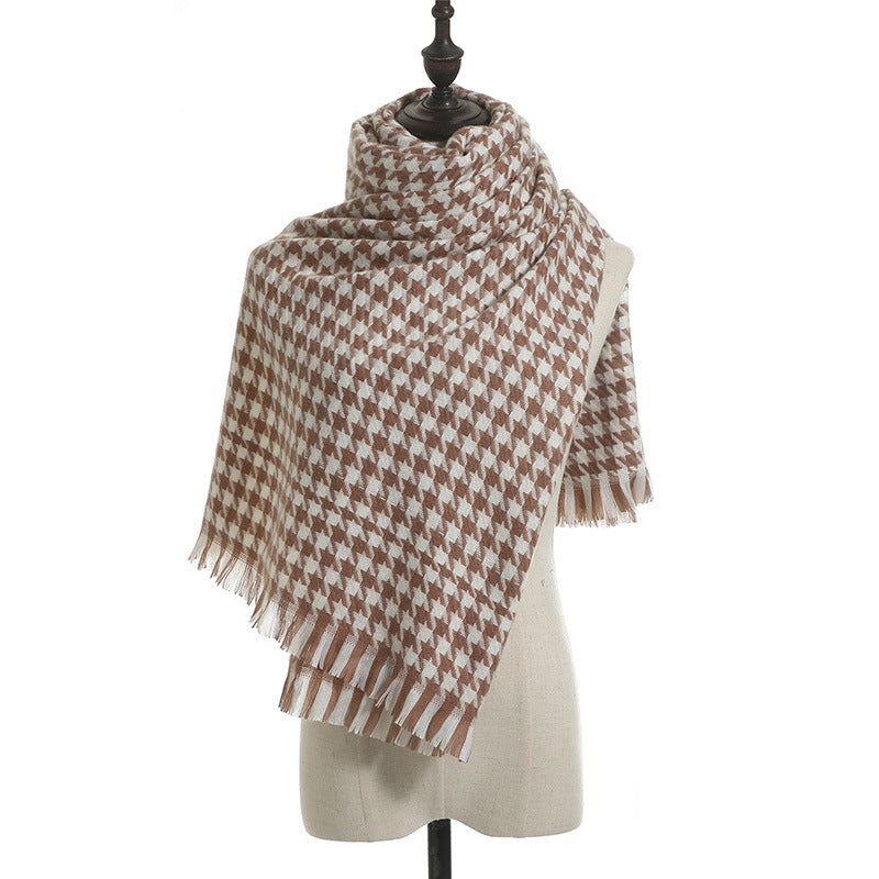 Luxurious Checked Scarf for Ultimate Warmth