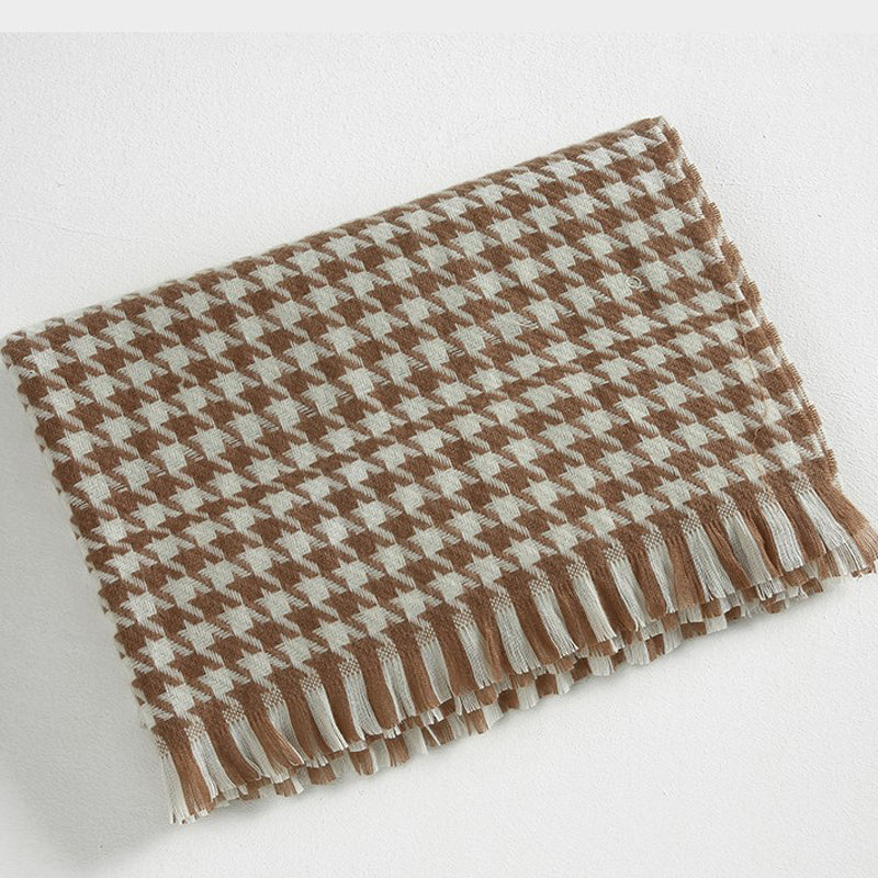 Luxurious Checked Scarf for Ultimate Warmth