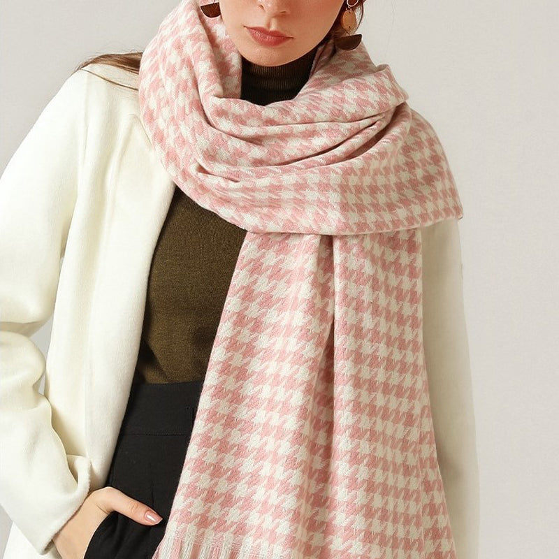 Luxurious Checked Scarf for Ultimate Warmth