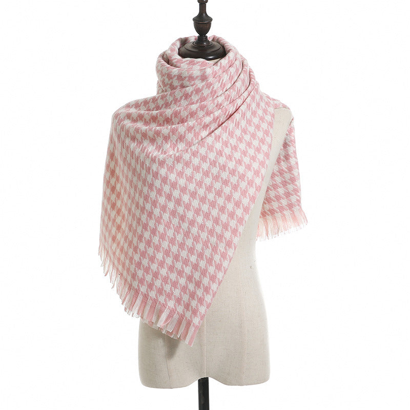 Luxurious Checked Scarf for Ultimate Warmth