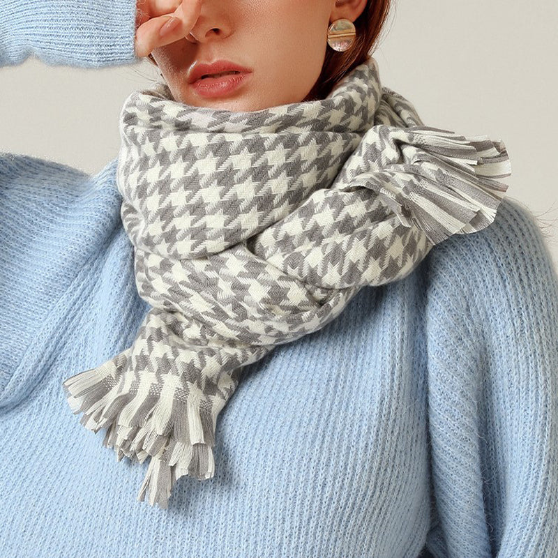 Luxurious Checked Scarf for Ultimate Warmth