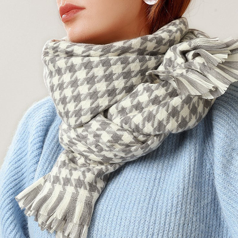Luxurious Checked Scarf for Ultimate Warmth