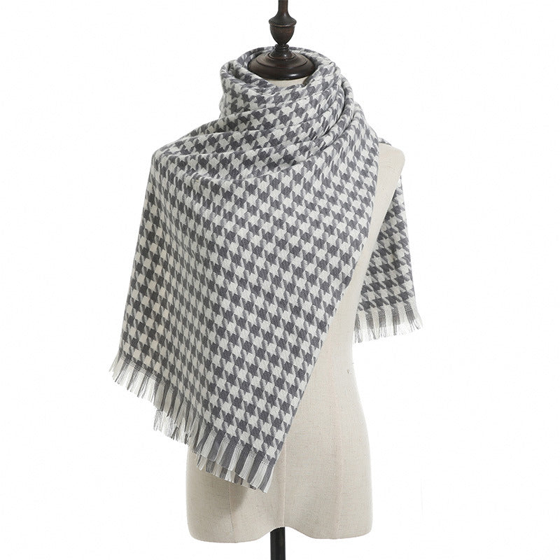 Luxurious Checked Scarf for Ultimate Warmth
