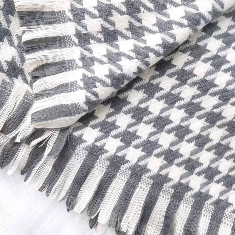 Luxurious Checked Scarf for Ultimate Warmth