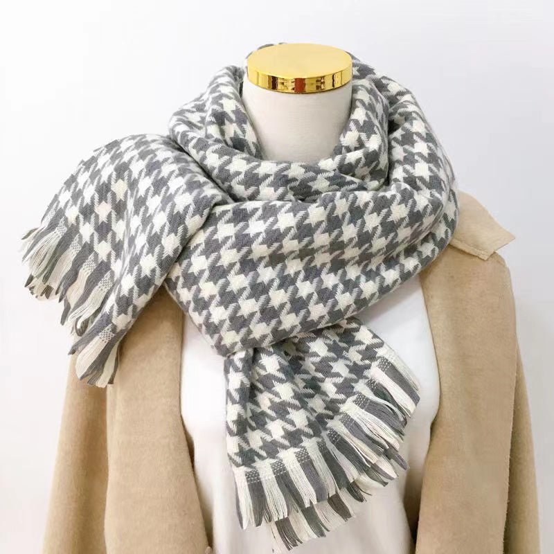 Luxurious Checked Scarf for Ultimate Warmth