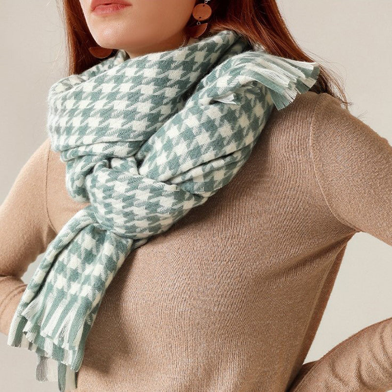 Luxurious Checked Scarf for Ultimate Warmth