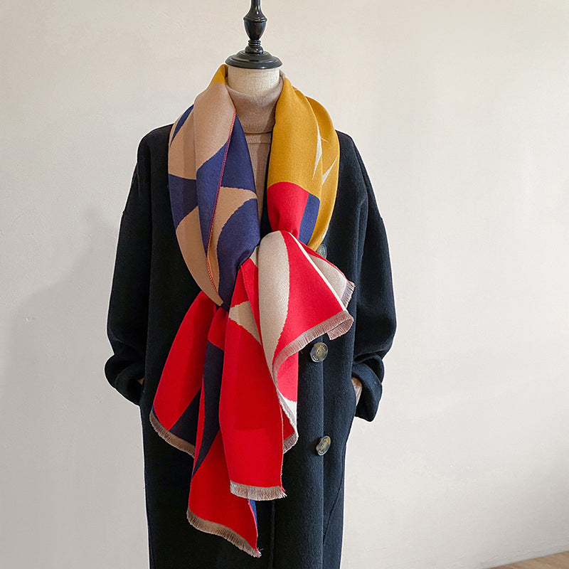 Sleek Geometric Scarf for Warmth and Elegance