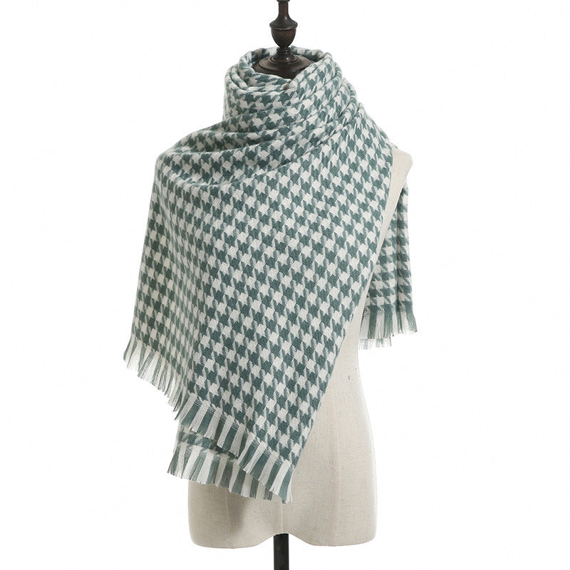 Luxurious Checked Scarf for Ultimate Warmth