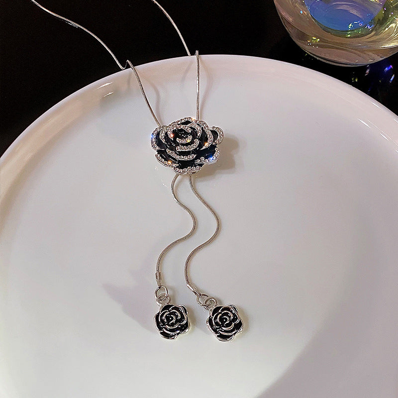 Blomma Charming Pendant Necklace