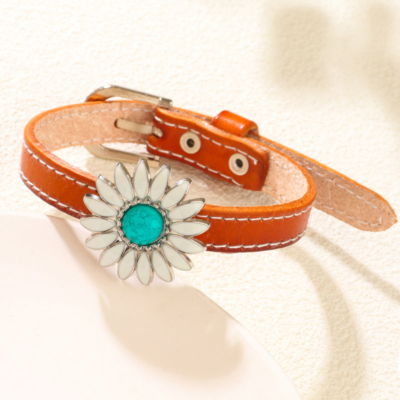 Charming Vintage Daisy Bracelet
