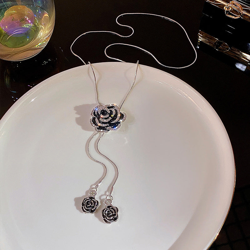 Blomma Charming Pendant Necklace