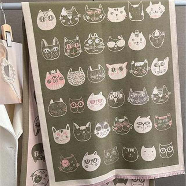 Trendy Cat Print Scarf for a Casual Look