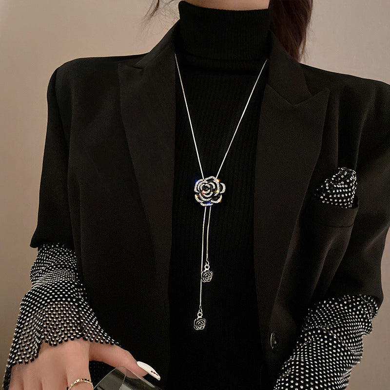 Blomma Charming Pendant Necklace