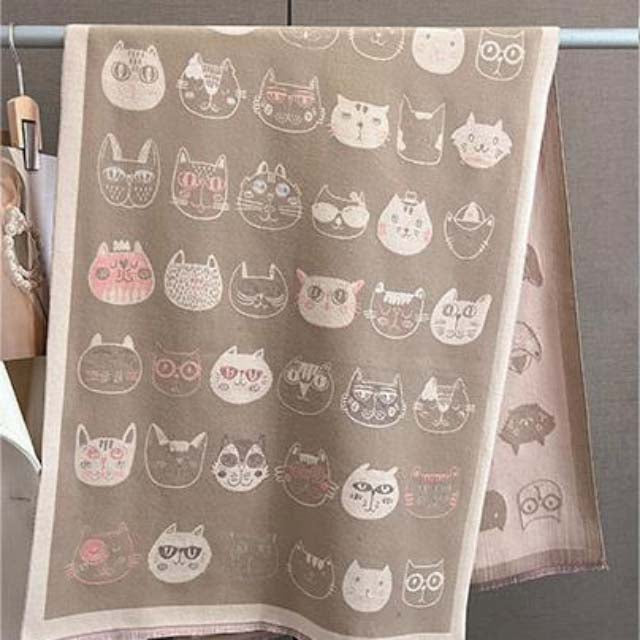 Trendy Cat Print Scarf for a Casual Look