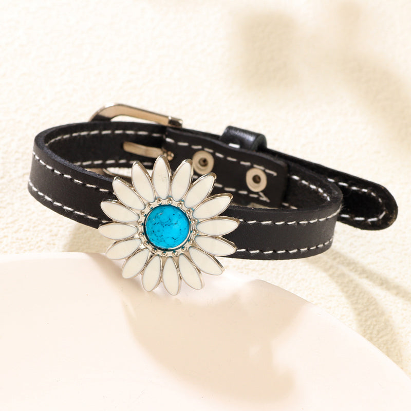 Charming Vintage Daisy Bracelet
