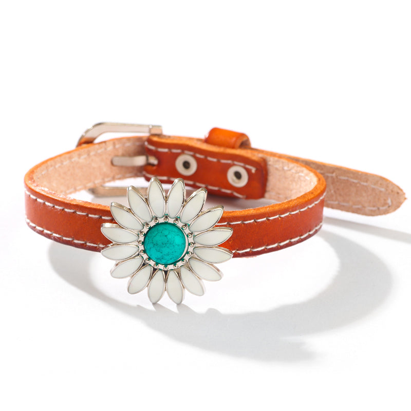 Charming Vintage Daisy Bracelet