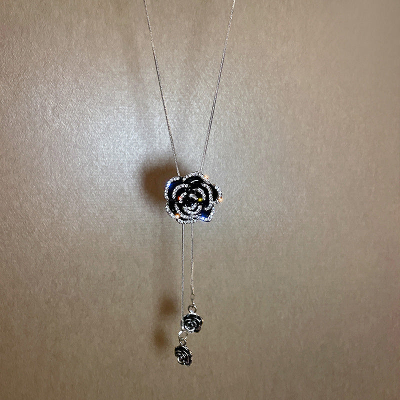 Blomma Charming Pendant Necklace