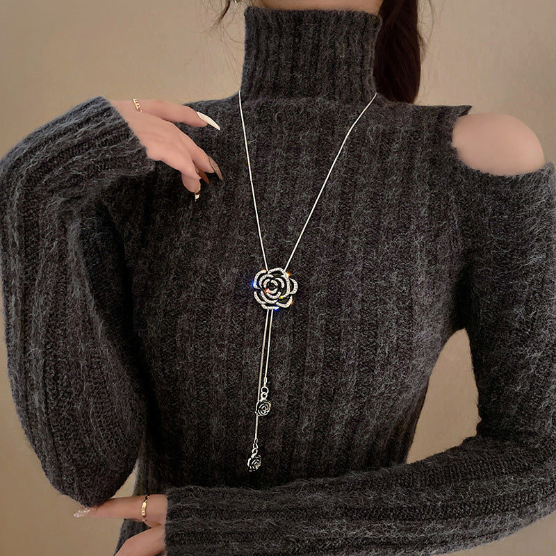 Blomma Charming Pendant Necklace