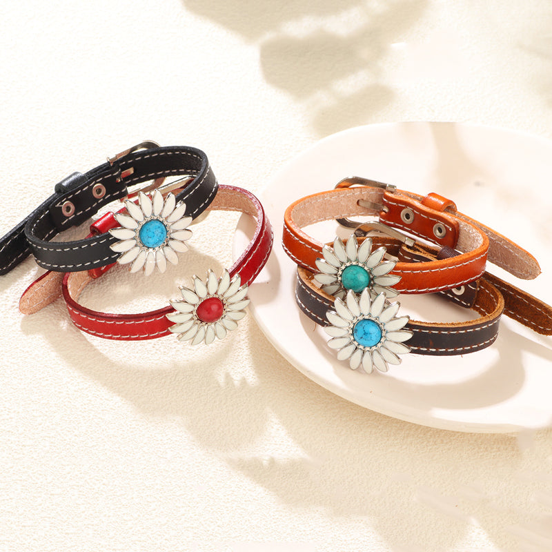 Charming Vintage Daisy Bracelet