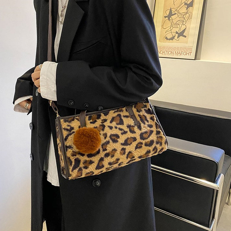 Chic Vintage Leopard Print Handbag