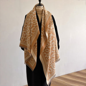 Chic Leopard Print Casual Scarf for a Trendy Look